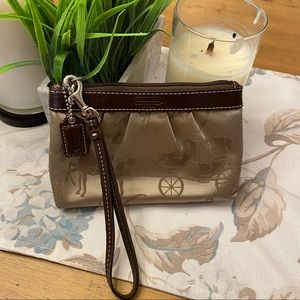 🔥⬇️ Coach Horse and Carriage Khaki/Mahogany Wristlet